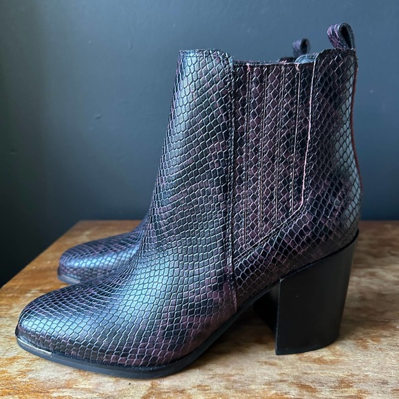 Marc Fisher Taline Leather Ankle Snakeskin Print Boots Size 8.5 - Picture 6 of 11